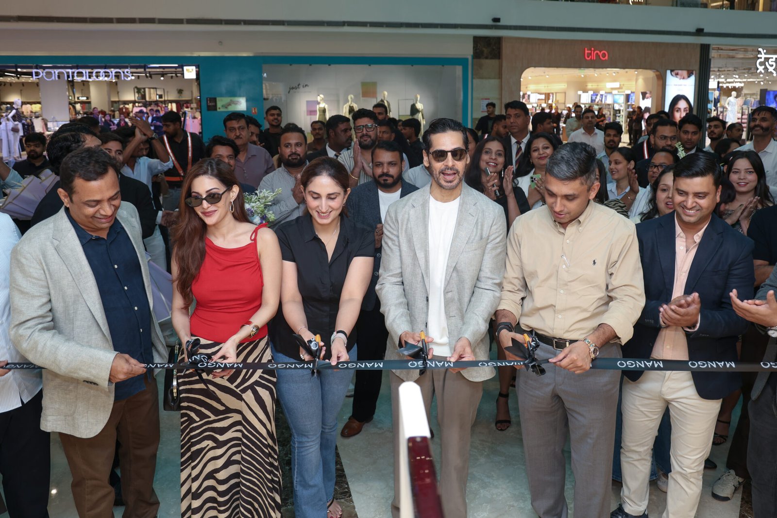 MANGO Flagship Launch ft. Dino Morea & Amyra Dastur 36 IMG 8441